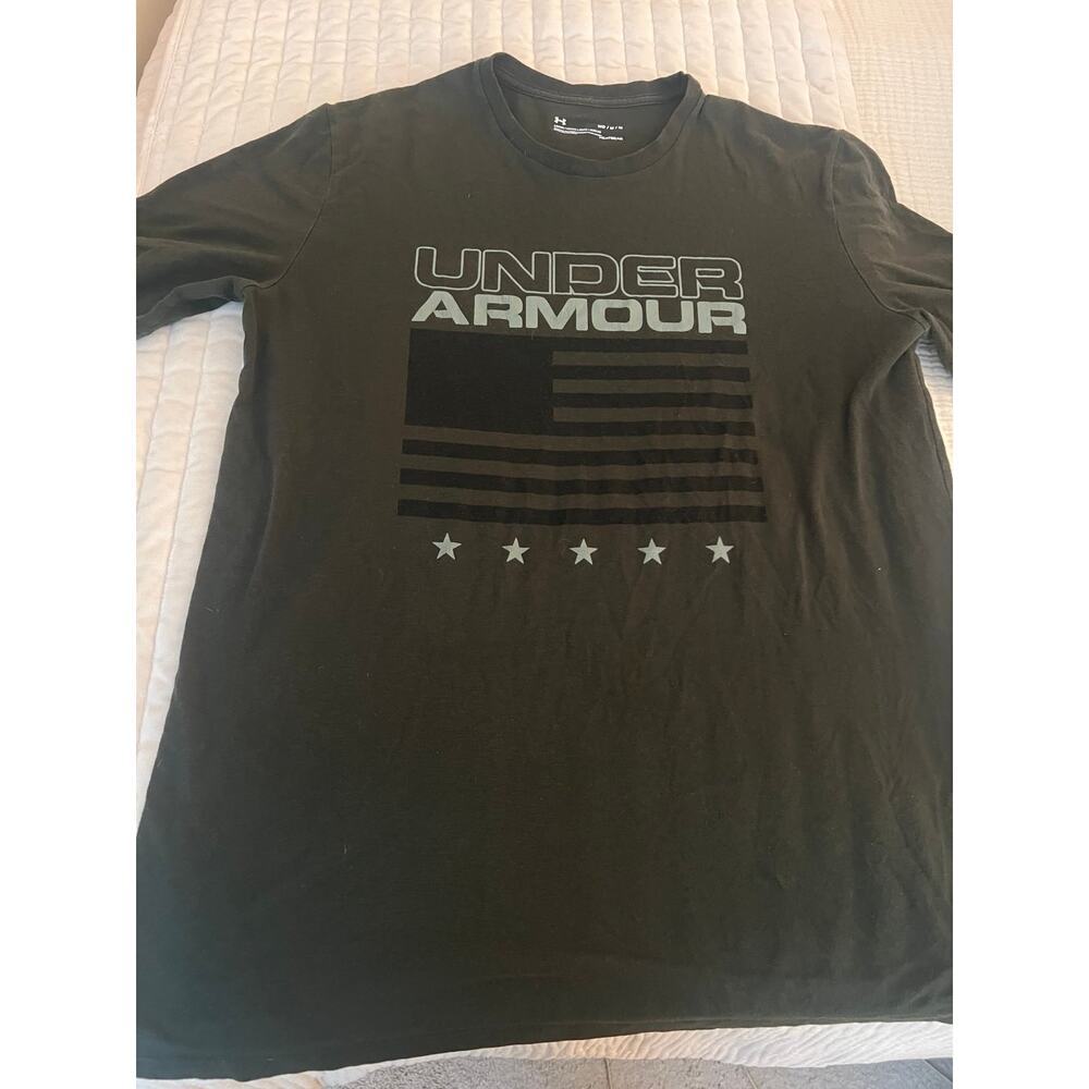 Men’s Under Armour Tee Medium